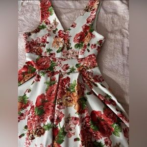 White with flowers short dress